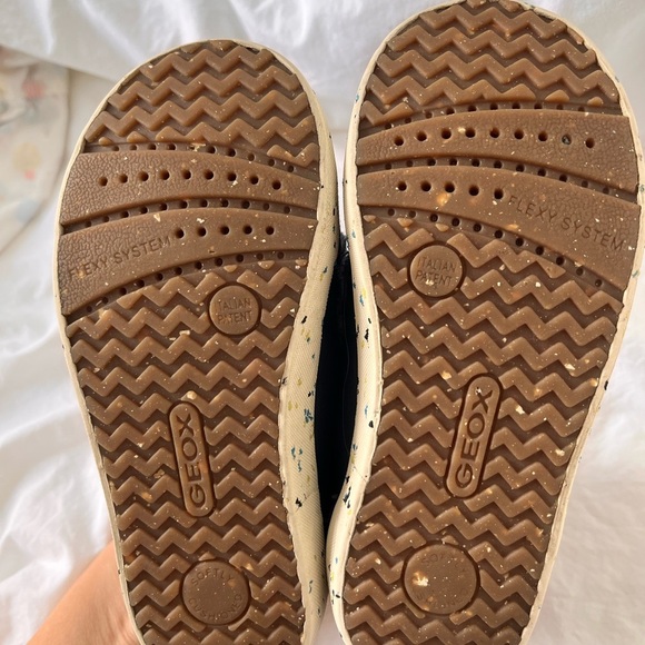 Geox Kids' Navy and Tan Cat Sneakers - Picture 2 of 6